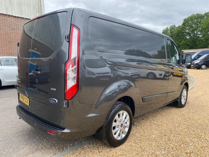 FORD TRANSIT CUSTOM 280 LIMITED 2.0 130 AUTO 2018