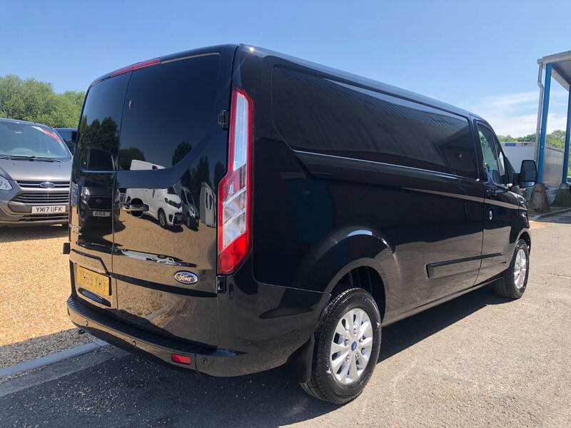 FORD TRANSIT CUSTOM 300 Limited 2.0 130 AUTO 2019