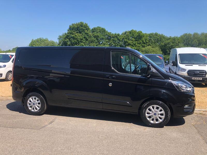 FORD TRANSIT CUSTOM 300 Limited 2.0 130 AUTO 2019