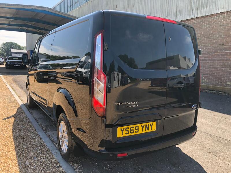 FORD TRANSIT CUSTOM 300 Limited 2.0 130 AUTO 2019