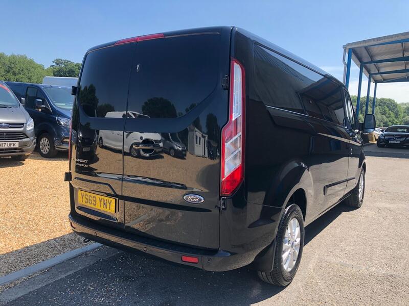 FORD TRANSIT CUSTOM 300 Limited 2.0 130 AUTO 2019