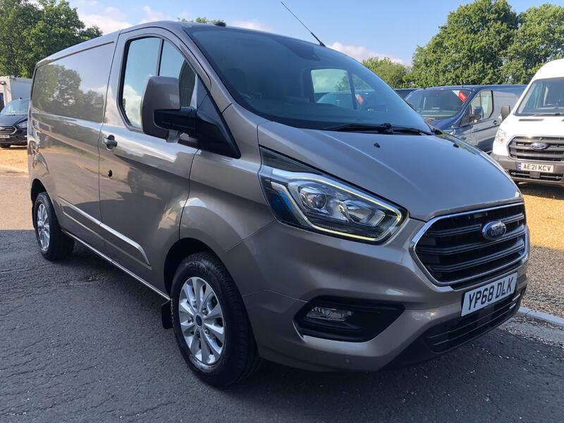 FORD TRANSIT CUSTOM 300 LIMITED 2.0 170 SWB 2018