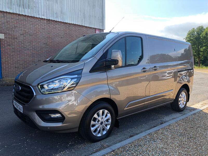 FORD TRANSIT CUSTOM 300 LIMITED 2.0 170 SWB 2018