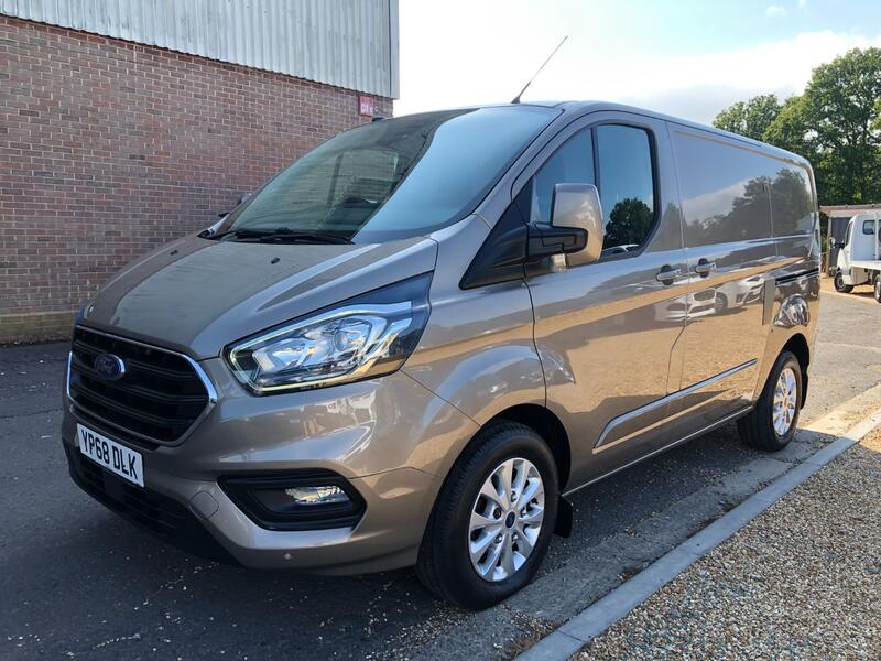 FORD TRANSIT CUSTOM 300 LIMITED 2.0 170 SWB 2018