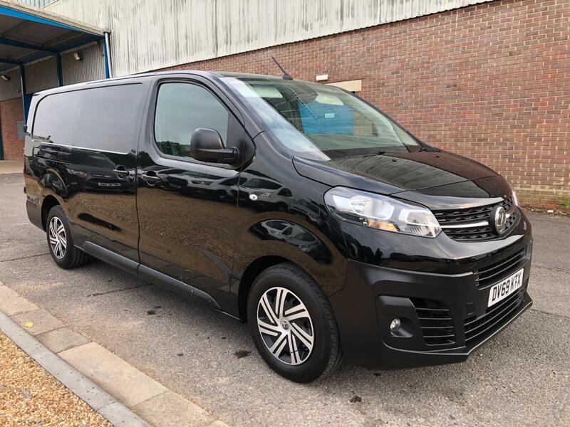 VAUXHALL VIVARO 1.5 Turbo D 2900 Dynamic LWB 2019