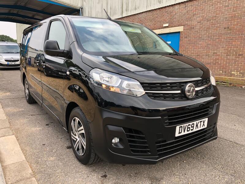 VAUXHALL VIVARO 1.5 Turbo D 2900 Dynamic LWB 2019