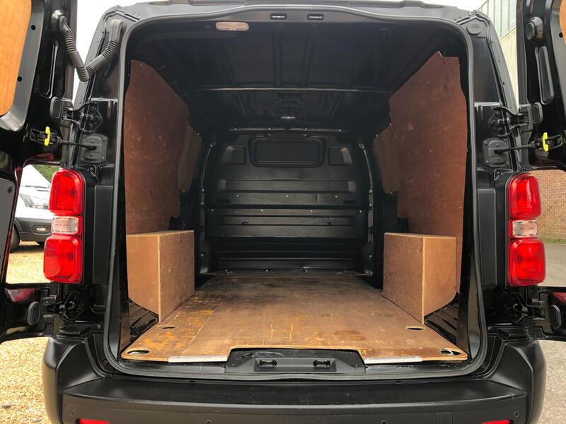 VAUXHALL VIVARO 1.5 Turbo D 2900 Dynamic LWB 2019