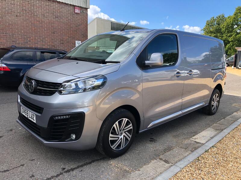 VAUXHALL VIVARO 2.0 Turbo D 3100 Sportive 2019