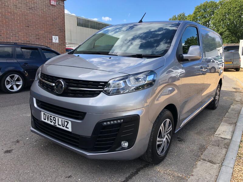 VAUXHALL VIVARO 2.0 Turbo D 3100 Sportive 2019