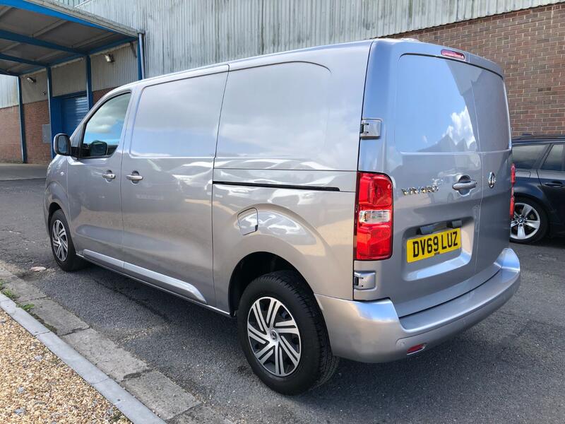 VAUXHALL VIVARO 2.0 Turbo D 3100 Sportive 2019