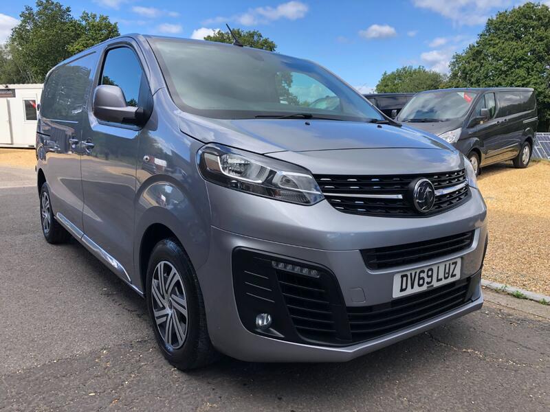 VAUXHALL VIVARO 2.0 Turbo D 3100 Sportive 2019