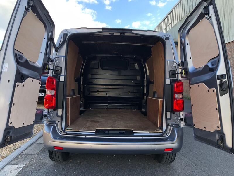 VAUXHALL VIVARO 2.0 Turbo D 3100 Sportive 2019