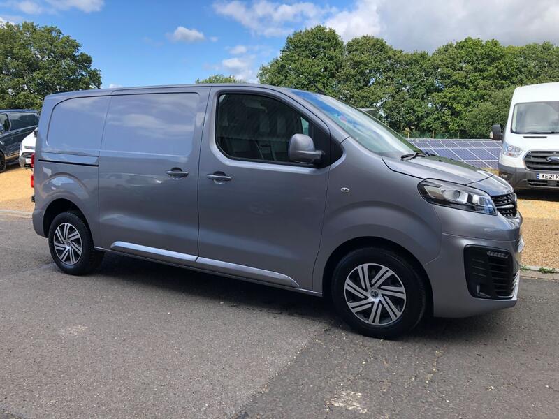 VAUXHALL VIVARO 2.0 Turbo D 3100 Sportive 2019