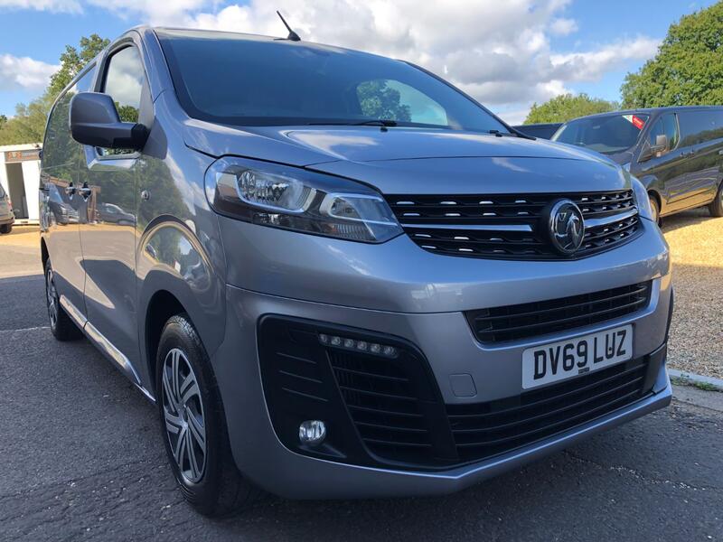 VAUXHALL VIVARO 2.0 Turbo D 3100 Sportive 2019