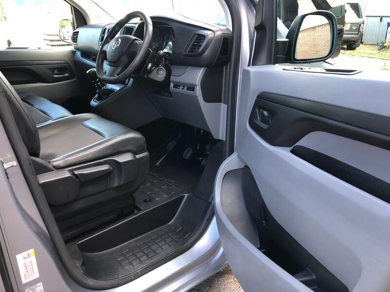 VAUXHALL VIVARO 2.0 Turbo D 3100 Sportive 2019