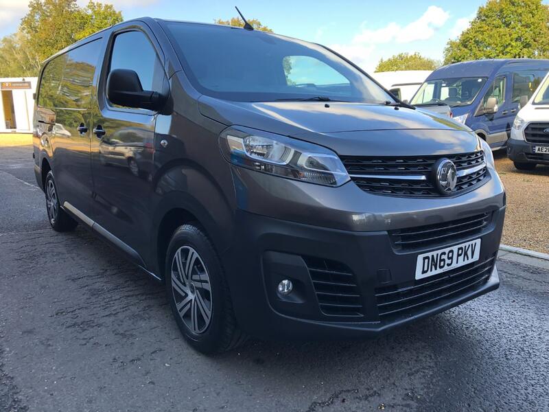 VAUXHALL VIVARO 1.5 Turbo D 2900 Dynamic L2H1 2019